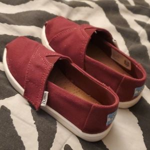 Toddler burgundy toms
